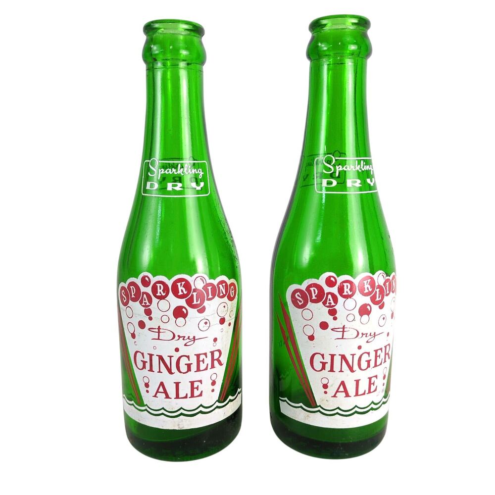 2 Vtg 1950s Sparkling Dry Ginger Ale ACL‎ 7oz Green Glass Soda Bottles Coca-Cola